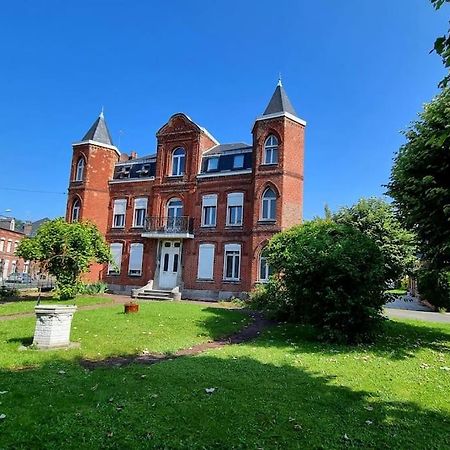Studio En Rez De Jardin Avec Terrasse Privee - Le Petit Chateau Avesnois - Tv - Wifi - Logement Complet Avesnes-sur-Helpe Exteriér fotografie
