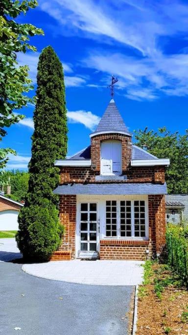 Studio En Rez De Jardin Avec Terrasse Privee - Le Petit Chateau Avesnois - Tv - Wifi - Logement Complet Avesnes-sur-Helpe Exteriér fotografie